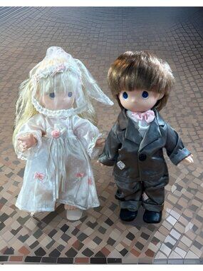 Vintage set 1992 Precious Moments Bride and Groom Dolls 10” Tall married Couple